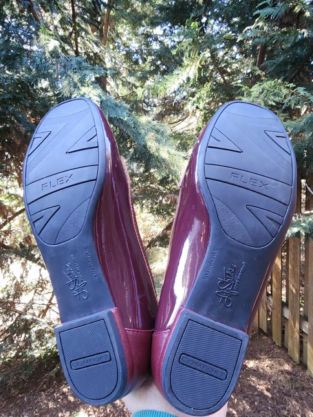 EUC Burgandy life stride patent leather flats 8 W - Picture 9 of 11